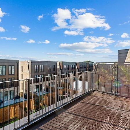 Вилла Amazing New Built Townhouse With Garden In London Хендон Экстерьер фото